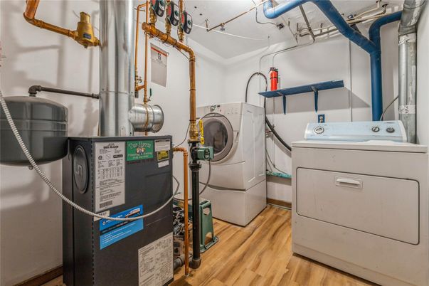 Interior, Utility Closets, Washer, Wood Texture Flooring
