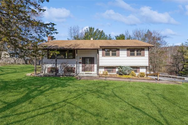 Backyard, Exterior, Facade, Raised Ranch