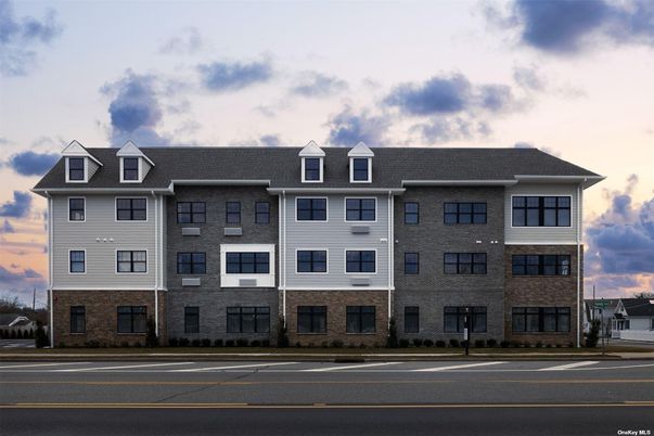 Exterior, Facade, Rowhouse