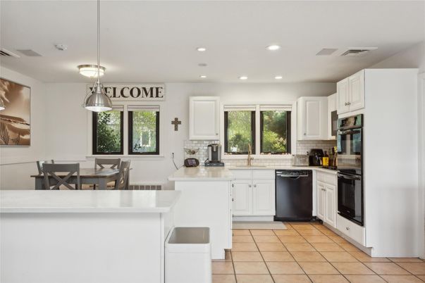 Dining room, Interior, Kitchen, Pendant Lights, Recessed Lighting
