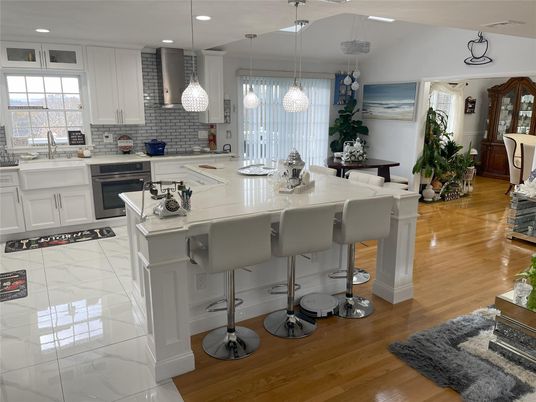 Dining room, Interior, Kitchen, Pendant Lights, Recessed Lighting, Wood Texture Flooring
