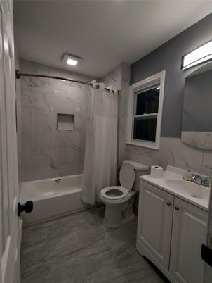 Bathroom, Interior, Marble, Marble Walls, Recessed Lighting