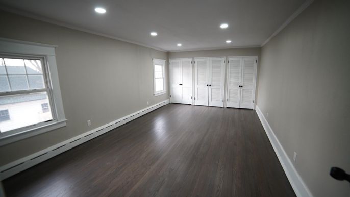 Empty room, Interior, Recessed Lighting, Wood Texture Flooring