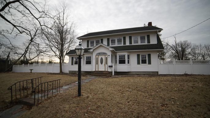 Backyard, Exterior, Facade, American Foursquare
