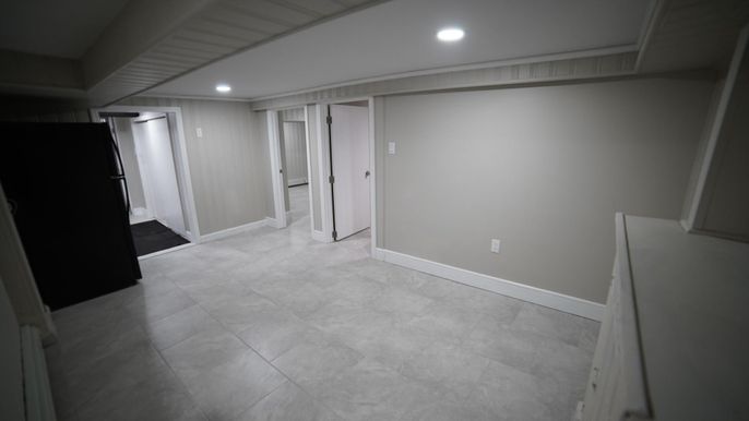 Empty room, Interior, Recessed Lighting