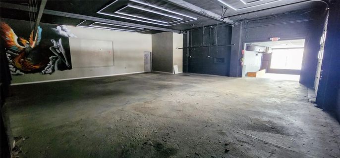 Garage, Interior