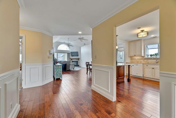 Dining room, Interior, Kitchen, Pendant Lights, Recessed Lighting, Wood Texture Flooring