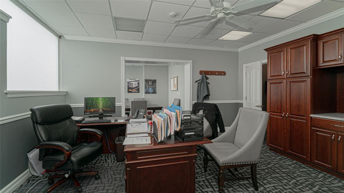Home Office, Interior