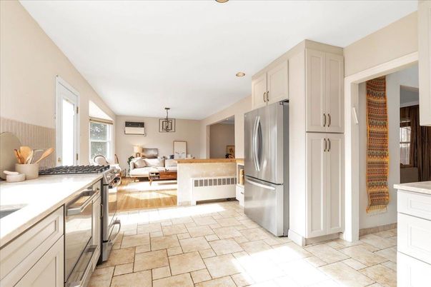 Interior, Kitchen, Living room, Pendant Lights, Recessed Lighting, Stainless Steel Appliances