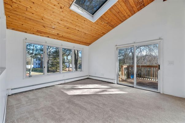 Empty room, Interior, Wooden Ceilings
