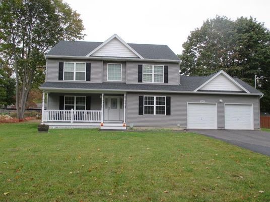 Attached, Exterior, Facade, Farmhouse