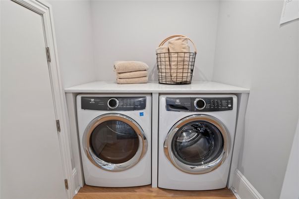 Interior, Utility Closets, Washer, Wood Texture Flooring