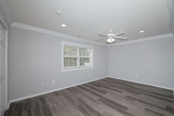 Empty room, Interior, Recessed Lighting, Wood Texture Flooring