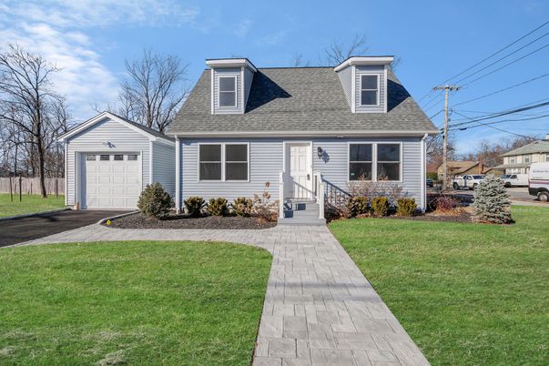 Attached, Detached Garage, Exterior, Facade, Cape Cod