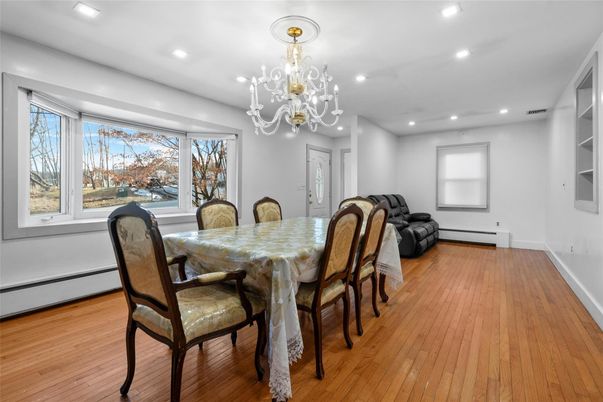 Chandelier, Dining room, Interior, Recessed Lighting, Wood Texture Flooring