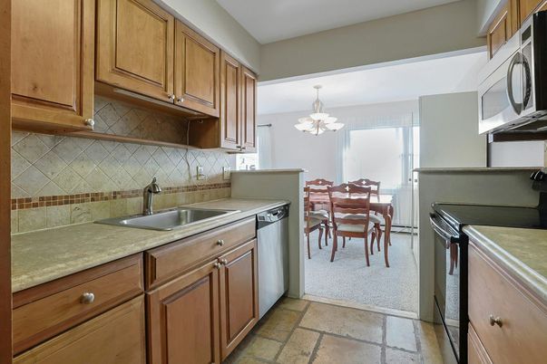 Chandelier, Dining room, Interior, Kitchen
