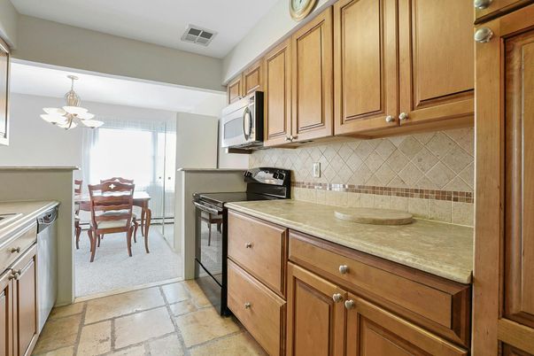 Chandelier, Dining room, Interior, Kitchen
