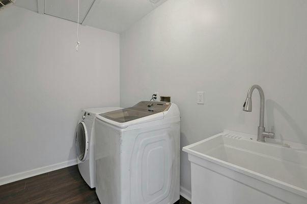 Interior, Washer, Wood Texture Flooring
