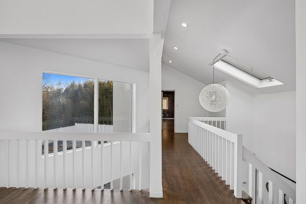 Interior, Pendant Lights, Recessed Lighting, Wood Texture Flooring