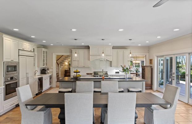 Dining room, Interior, Kitchen, Pendant Lights, Recessed Lighting, Stainless Steel Appliances