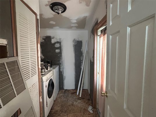 Interior, Utility Closets, Washer