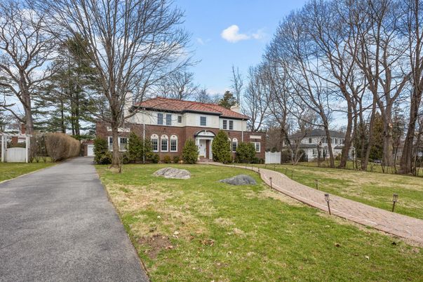 Backyard, Exterior, Facade, Brick Facade, Georgian