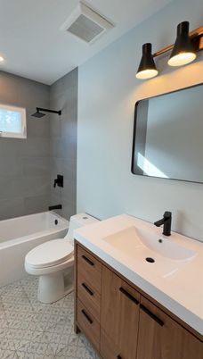 Bathroom, Interior, Recessed Lighting