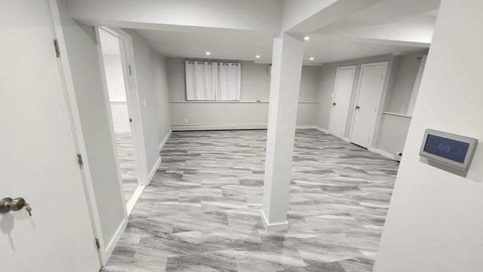 Empty room, Interior, Recessed Lighting, Wood Texture Flooring