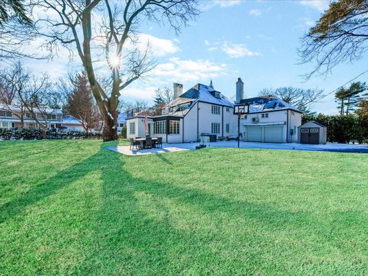 Backyard, Detached Garage, Exterior