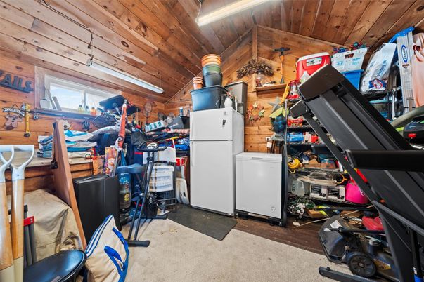Interior, Washer, Wooden Ceilings, Wooden Walls