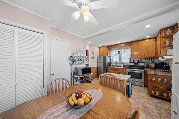 Dining room, Interior, Kitchen, Recessed Lighting, Stainless Steel Appliances