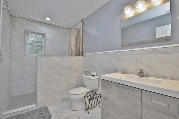 Bathroom, Interior, Recessed Lighting