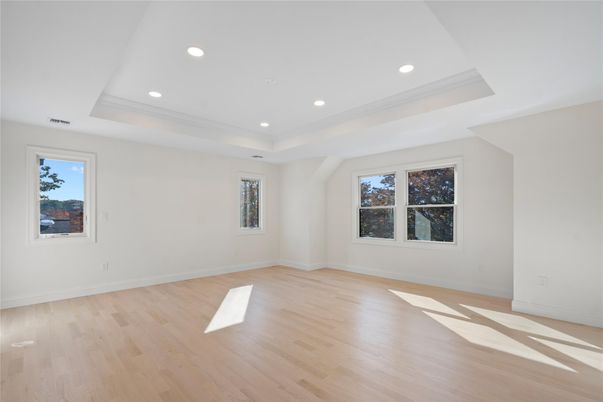Empty room, Interior, Recessed Lighting, Wood Texture Flooring