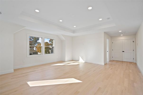 Empty room, Interior, Recessed Lighting, Wood Texture Flooring