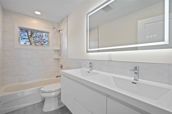 Bathroom, Dual Sink Vanities, Interior, Recessed Lighting