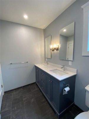Bathroom, Dual Sink Vanities, Interior, Recessed Lighting
