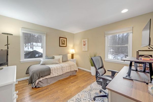 Home Office, Interior, Recessed Lighting, Wood Texture Flooring