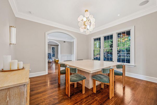 Chandelier, Dining room, Interior, Recessed Lighting, Wood Texture Flooring