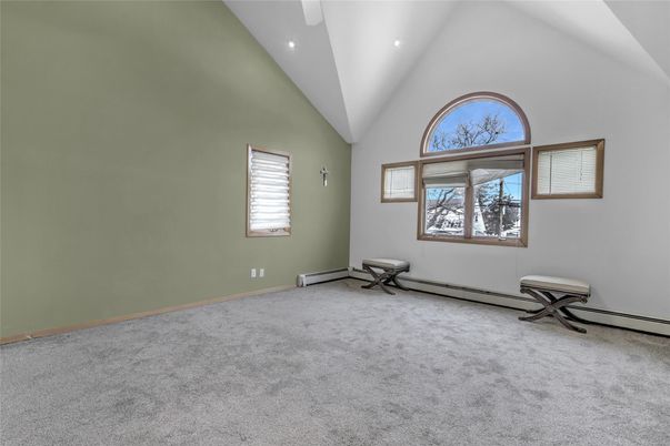 Empty room, Interior, Recessed Lighting