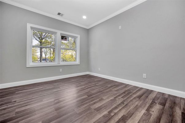 Empty room, Interior, Recessed Lighting, Wood Texture Flooring