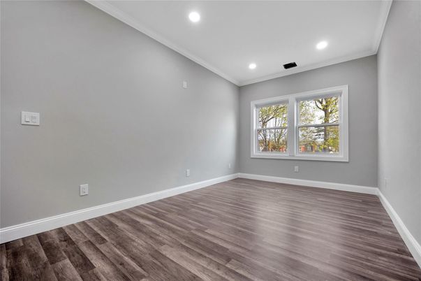 Empty room, Interior, Recessed Lighting, Wood Texture Flooring
