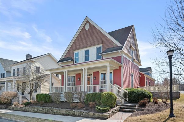 Exterior, Facade, Queen Anne Victorian