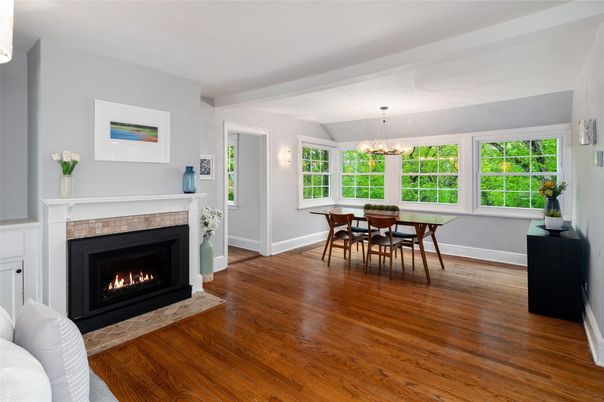 Chandelier, Dining room, Fireplace, Interior, Wood Texture Flooring