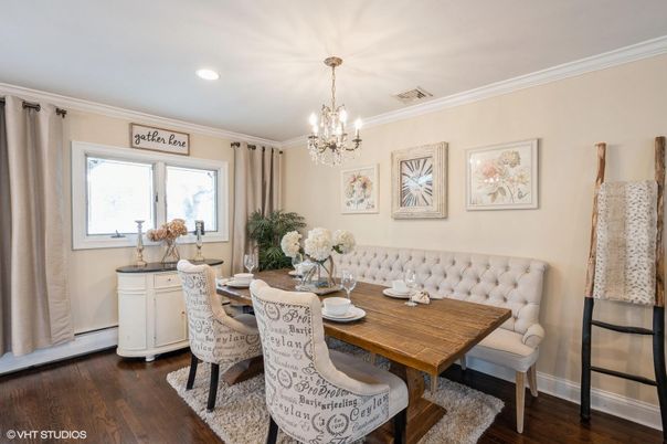 Chandelier, Dining room, Interior, Recessed Lighting, Wood Texture Flooring