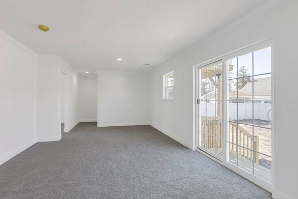 Empty room, Interior, Recessed Lighting