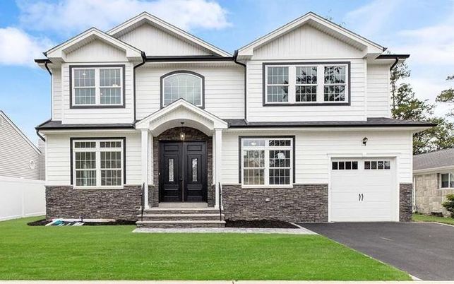 Attached, Exterior, Facade, Farmhouse
