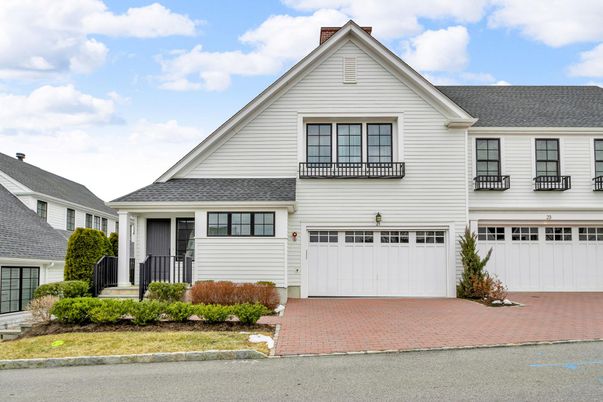 Attached, Exterior, Facade, Farmhouse