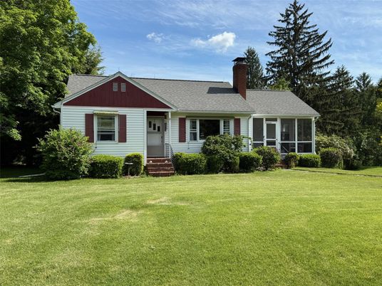 Backyard, Exterior, Facade, Cape Cod