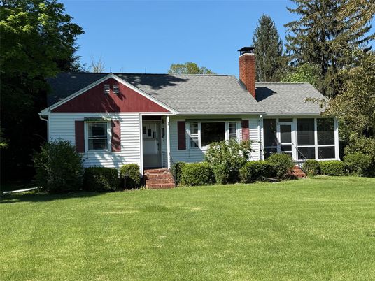 Exterior, Facade, Cape Cod