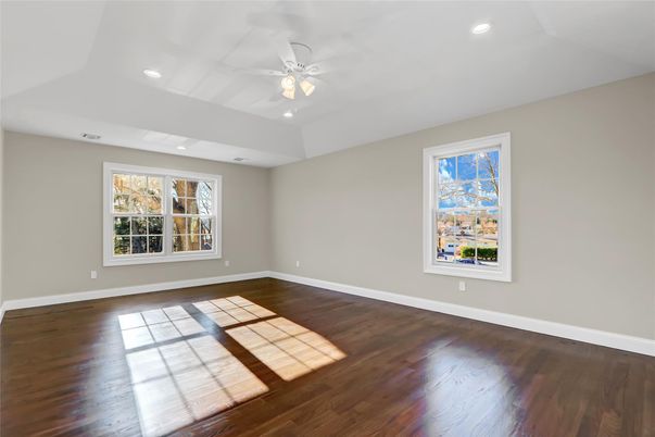Empty room, Interior, Recessed Lighting, Wood Texture Flooring